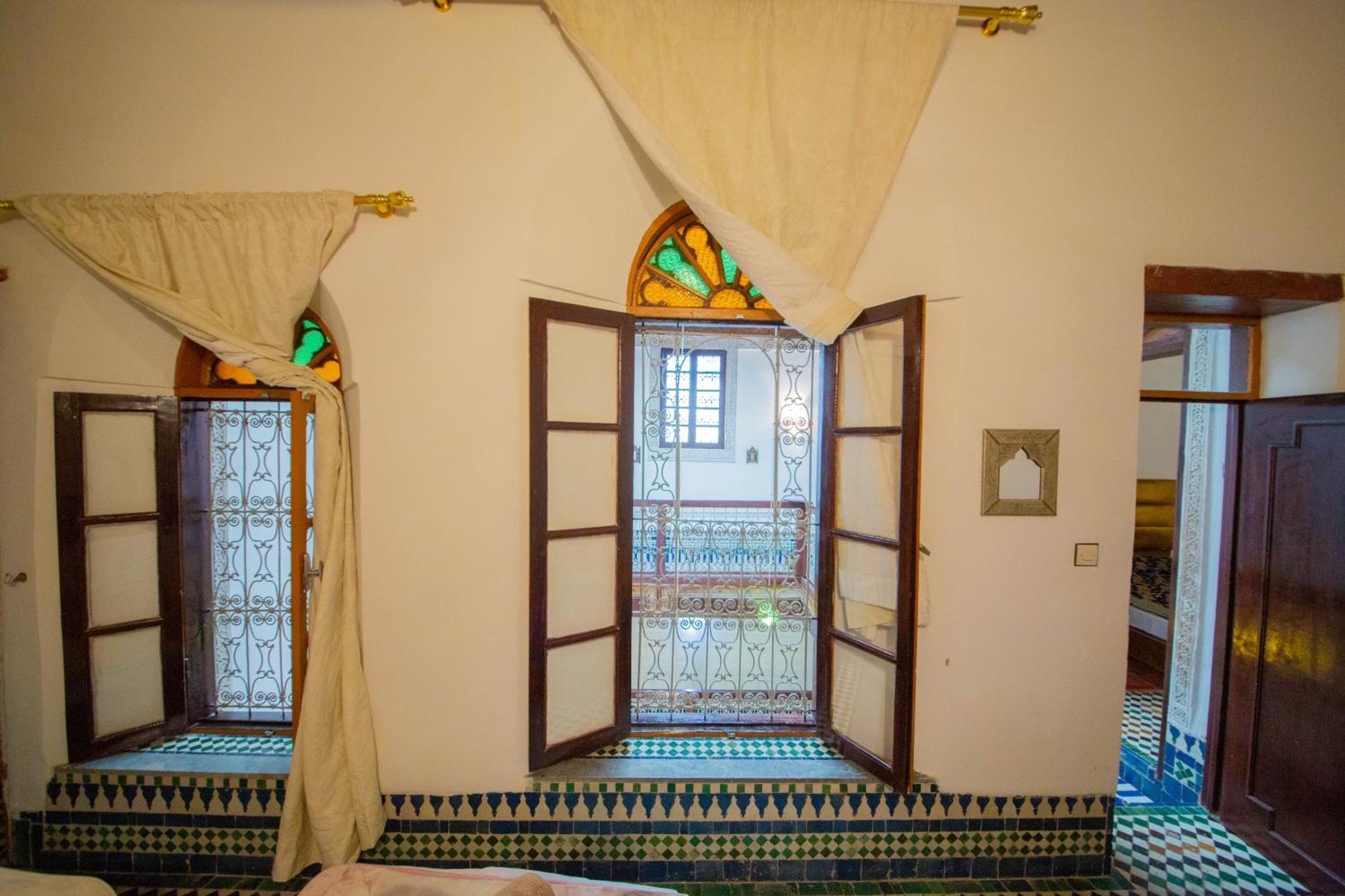 Hello Hotel Fez Bagian luar foto