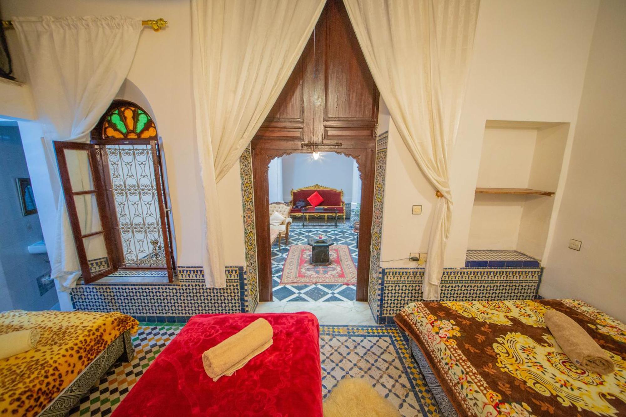 Hello Hotel Fez Bagian luar foto