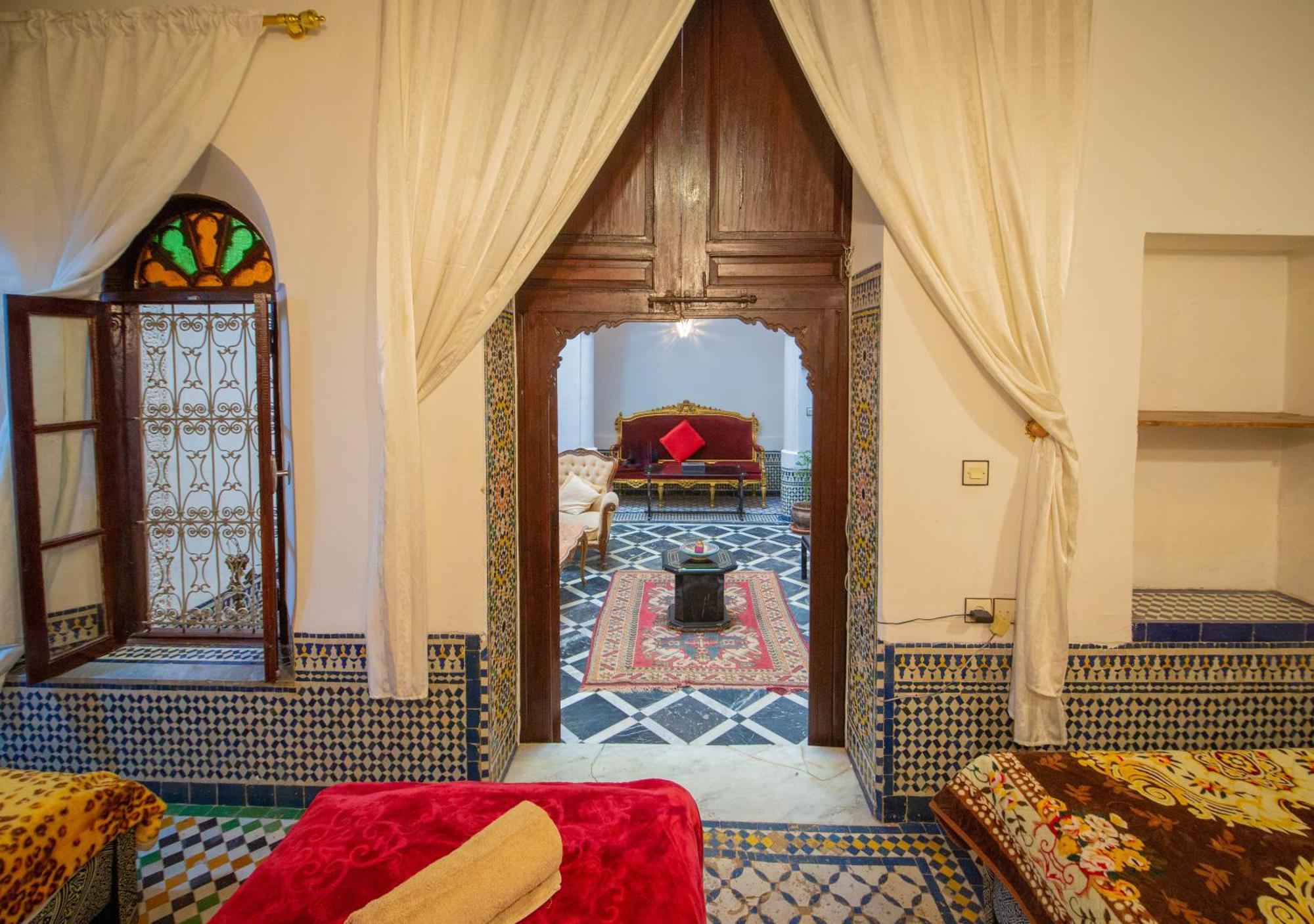 Hello Hotel Fez Bagian luar foto